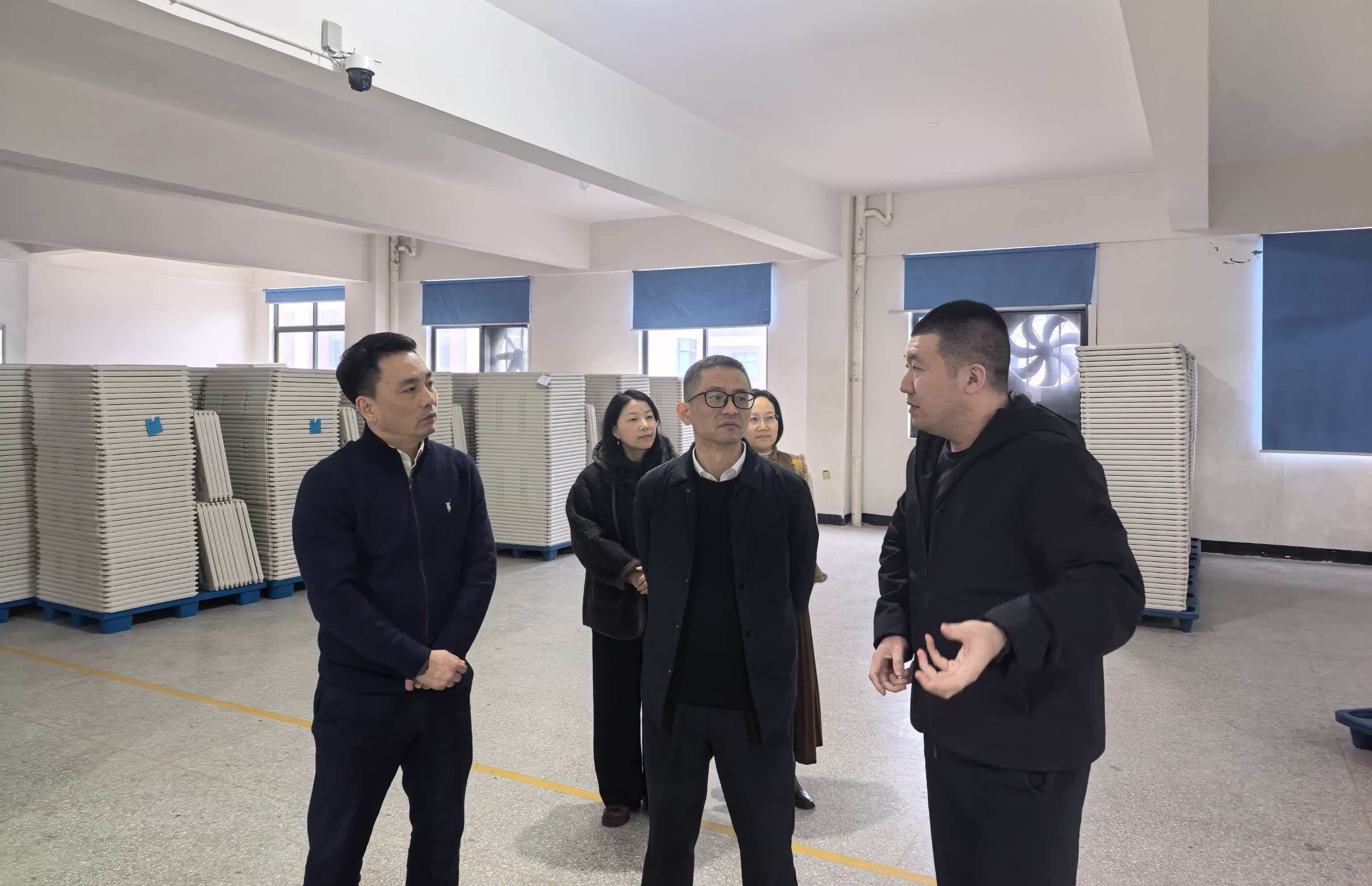 瑞安市人民法院院长吴将斌一行莅临联博新材调研指导